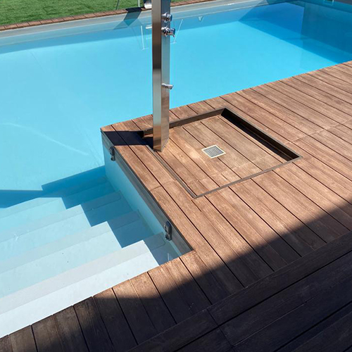 Give a unique touch to your pool area!